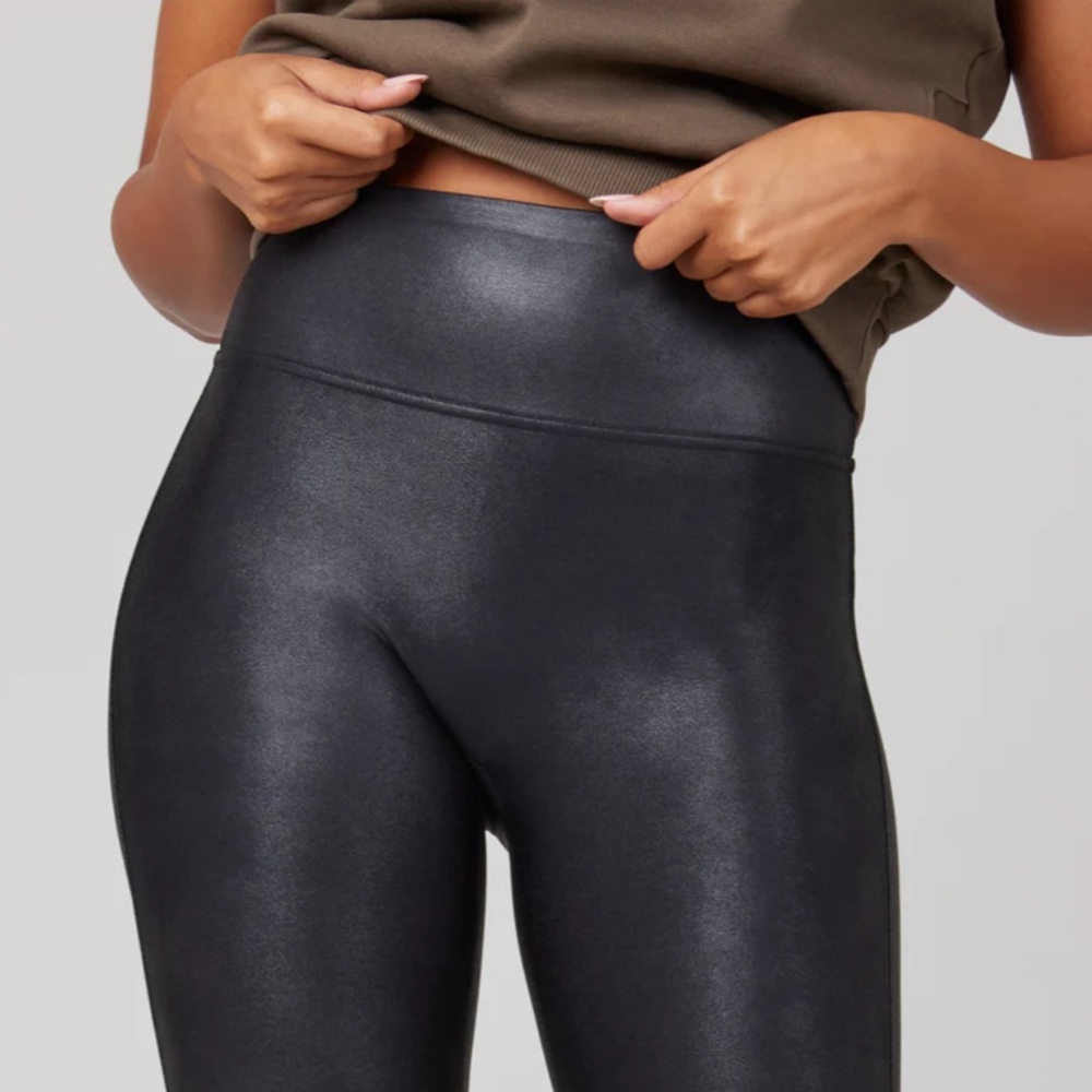 Spanx faux leather bike short #50173p size 2x petite - item # 49